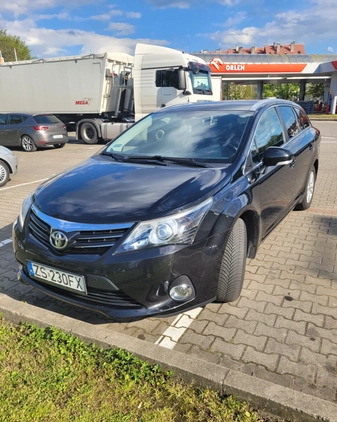 Toyota Avensis cena 27500 przebieg: 219500, rok produkcji 2012 z Szczecin małe 46